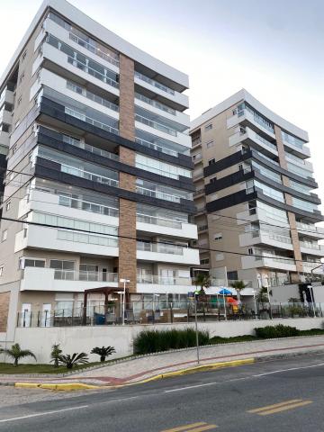 Alugar Apartamento / Padrão em Navegantes. apenas R$ 1.950.000,00